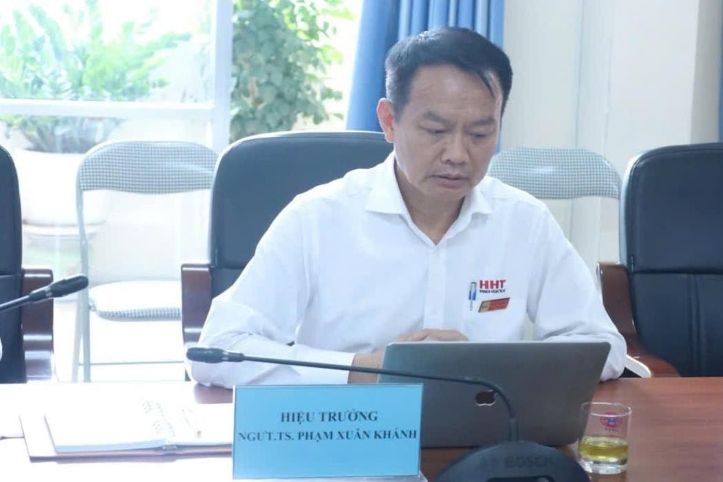 ảnh tại trường HHT (3)