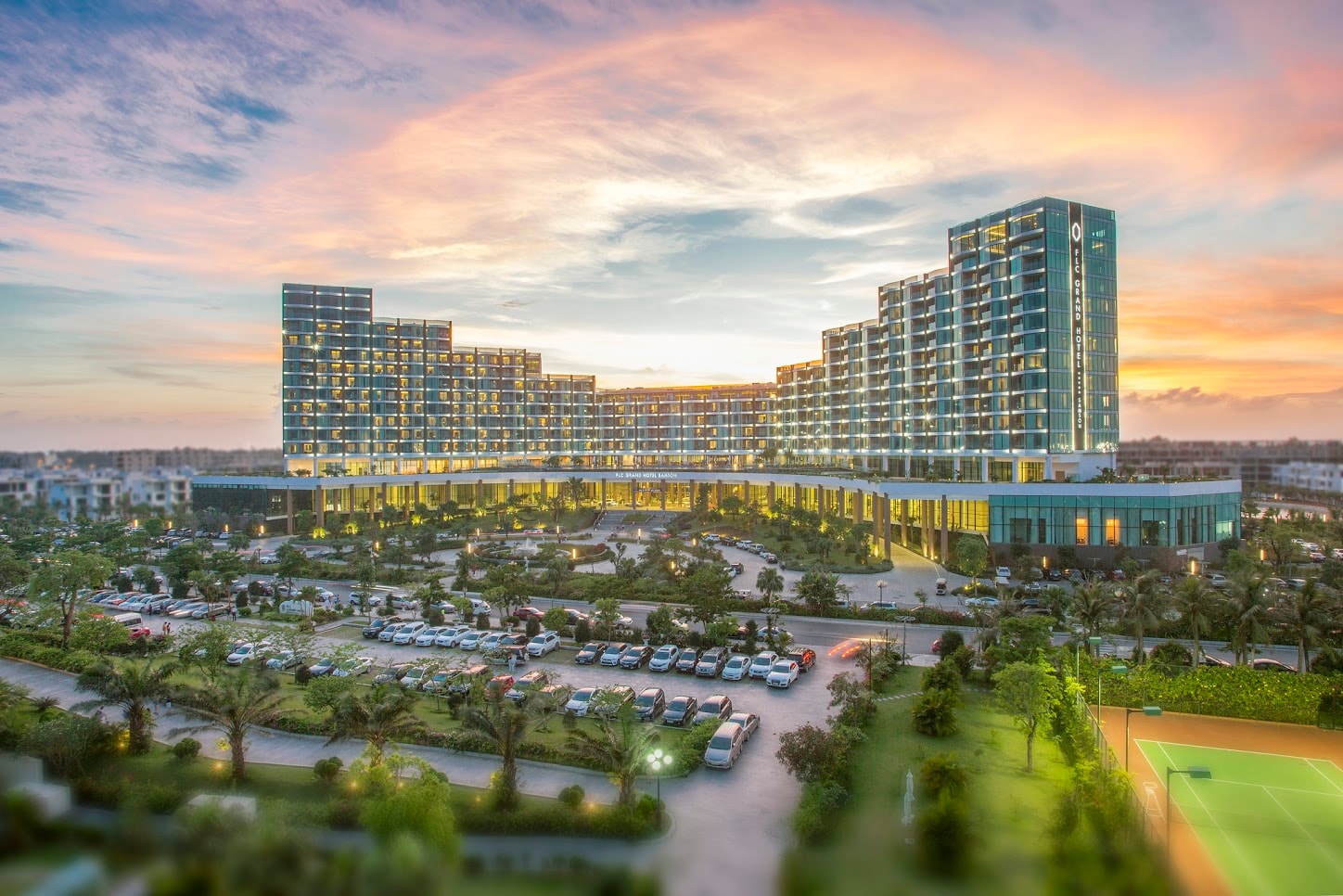 Khách đổ về FLC Hotels & Resorts dịp 30/4 & 1/5, nhiều quần thể kín phòng từ trước lễ