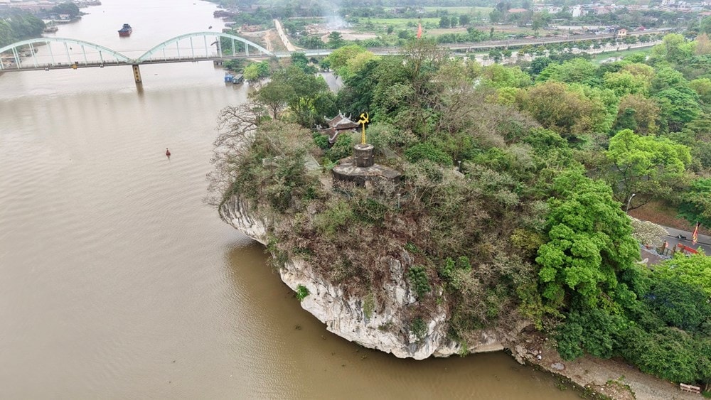  “Bảo tàng văn học” hơn 700 năm trên Dục Thúy Sơn - ảnh 1