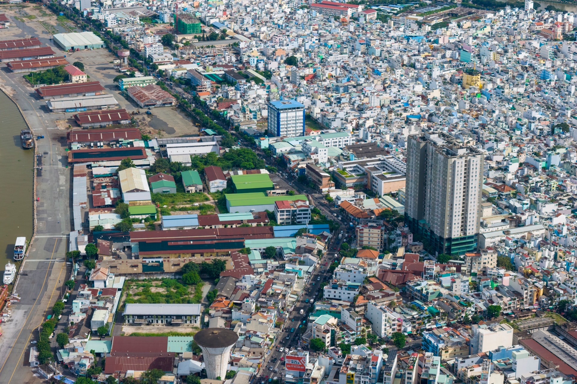 Ben Nha Rong anh 14