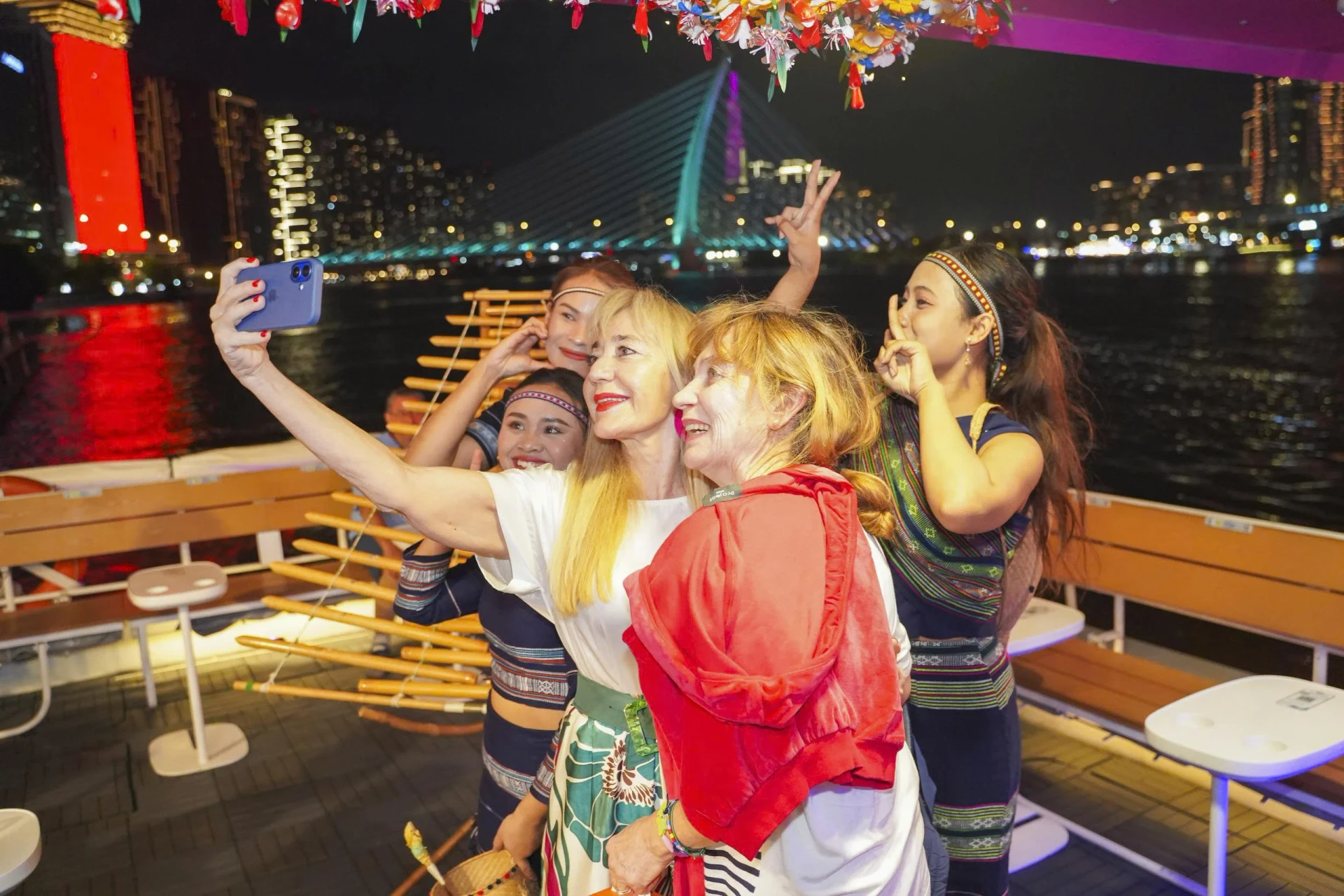 1771493767041_dl-duong-song-1-1771487822103602622605_.webp