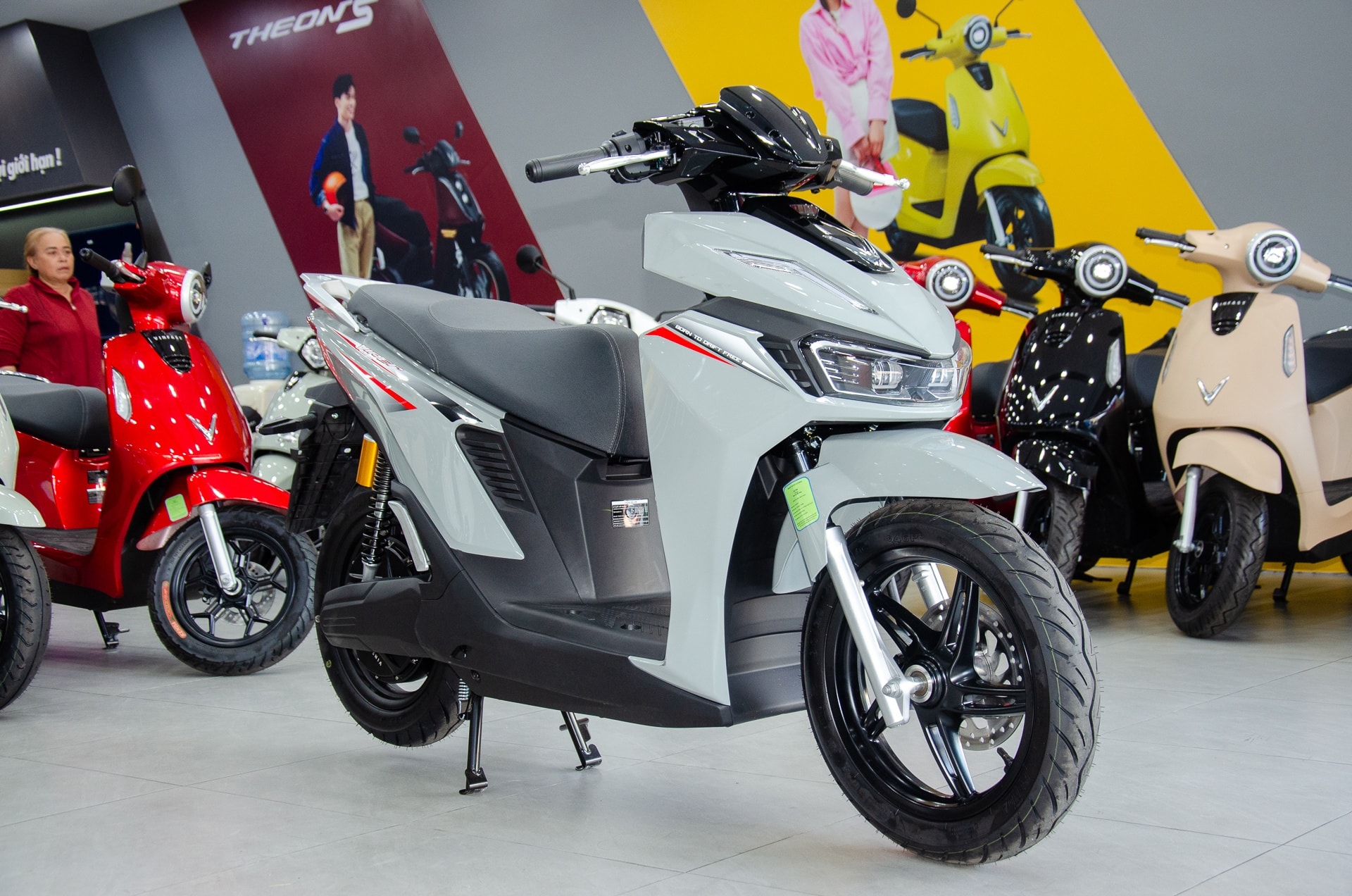 xe máy điện ảnh 1 xe may dien anh 1