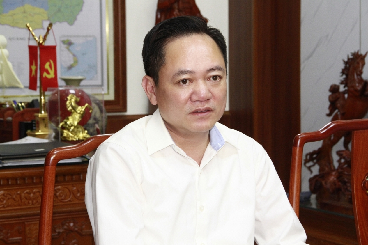 Tùng (1)