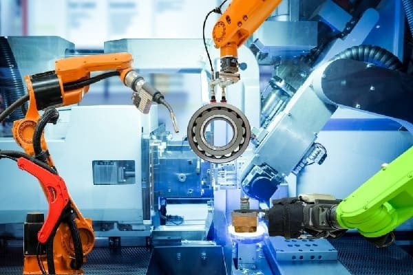 Đột phá trọng điểm từ phát triển nhà máy thông minh, công nghiệp phụ trợ