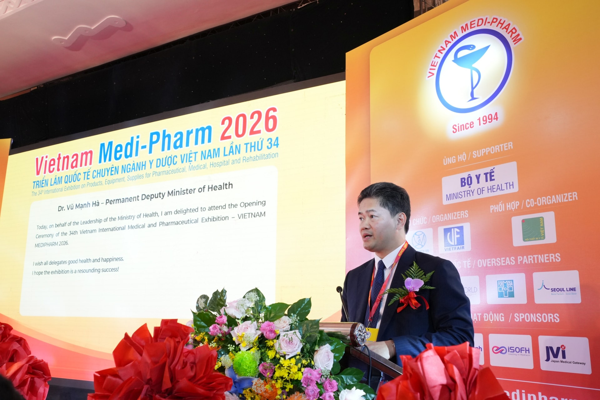 Thứ trưởng Bộ Y tế Vũ Mạnh Hà phát biểu tại lễ khai mạc.