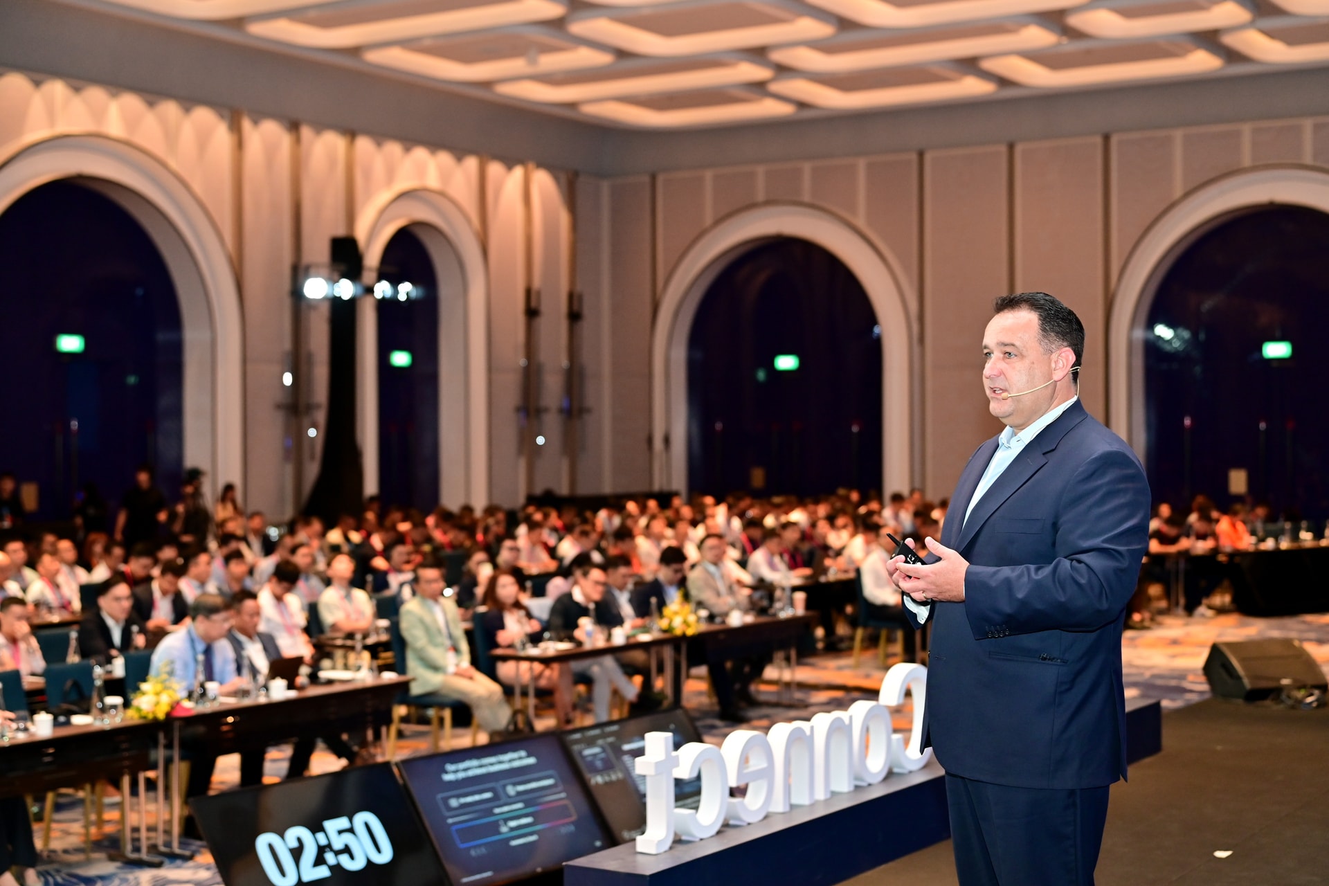 Ông Ben Dawson phát biểu chính về xây dựng hạ tầng trọng yếu cho kỷ nguyên AI tại sự kiện Cisco Connect 2026