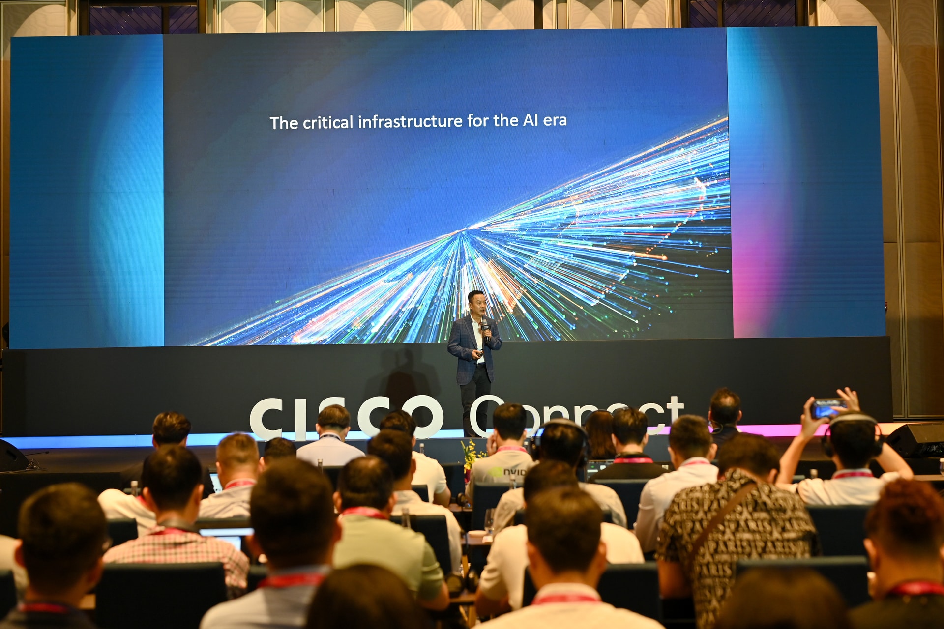 Ông Nguyễn Như Dũng, Tổng giám đốc, Cisco Việt Nam, Lào và Campuchia phát biểu khai mạc tại sự kiện