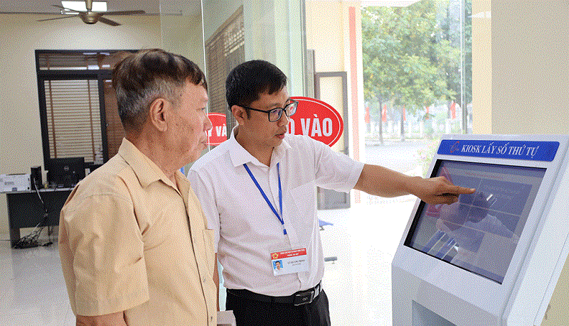 Ninh Bình thúc đẩy chuyển đổi số toàn diện trong dịch vụ hành chính công