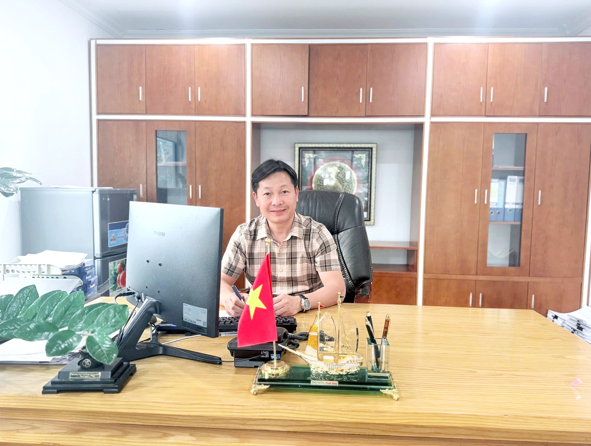nhan.jpg