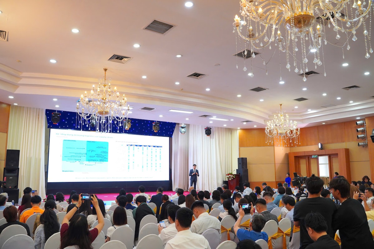 1746567575199437388 (1)