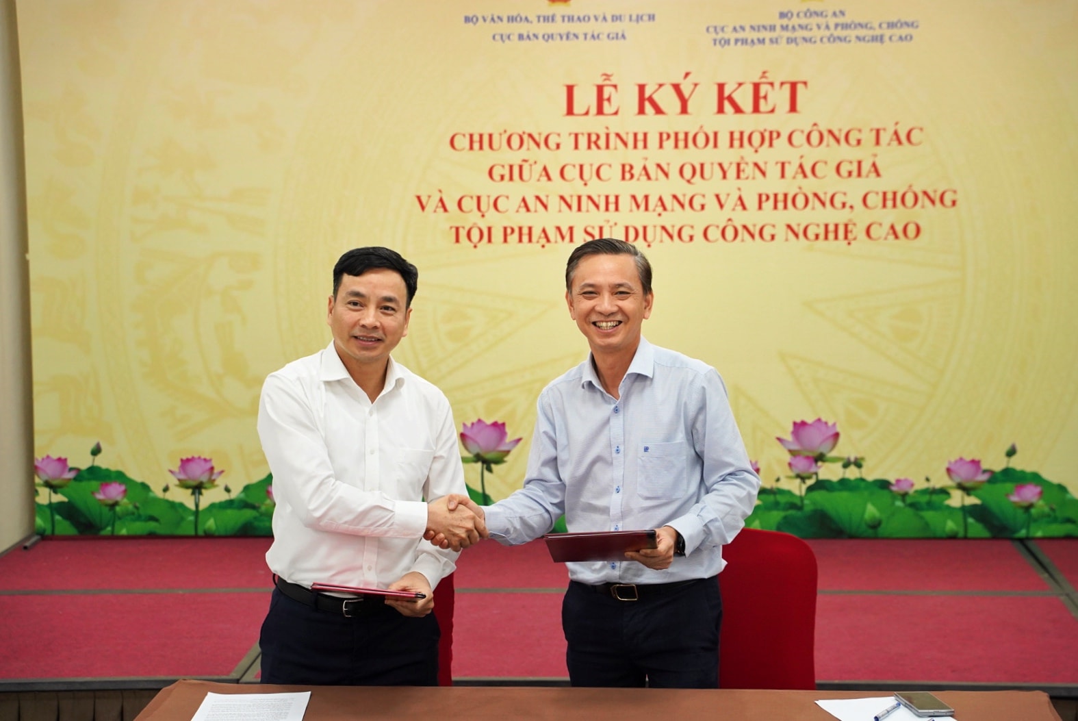 ảnh ký kết với A05 (1)