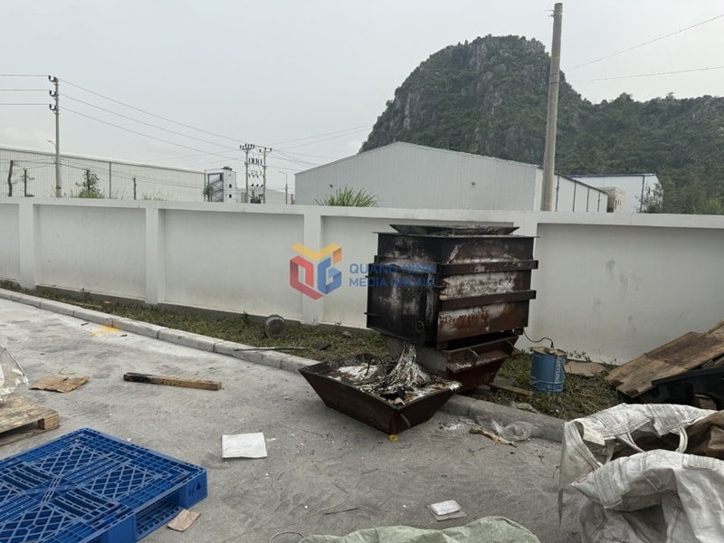 Lò đốt chất thải gây ô nhiễm môi trường của Công ty TNHH Đức Nhuận Phát Việt Nam (Ảnh: baoquangninh.vn)