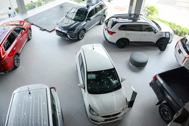 Ô tô tồn kho nhiều vô kể, khi nào mới xả hết hàng?