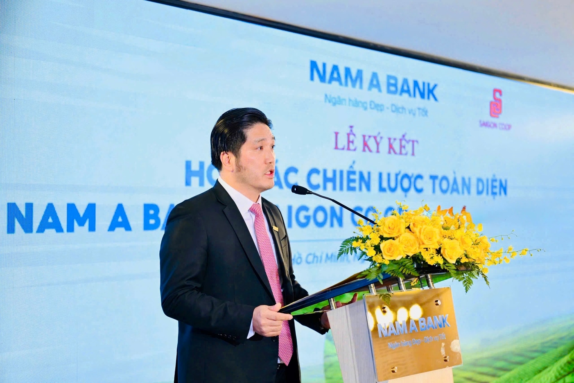 ANH 3 - NAM A BANK VÀ SAIGON CO.OP