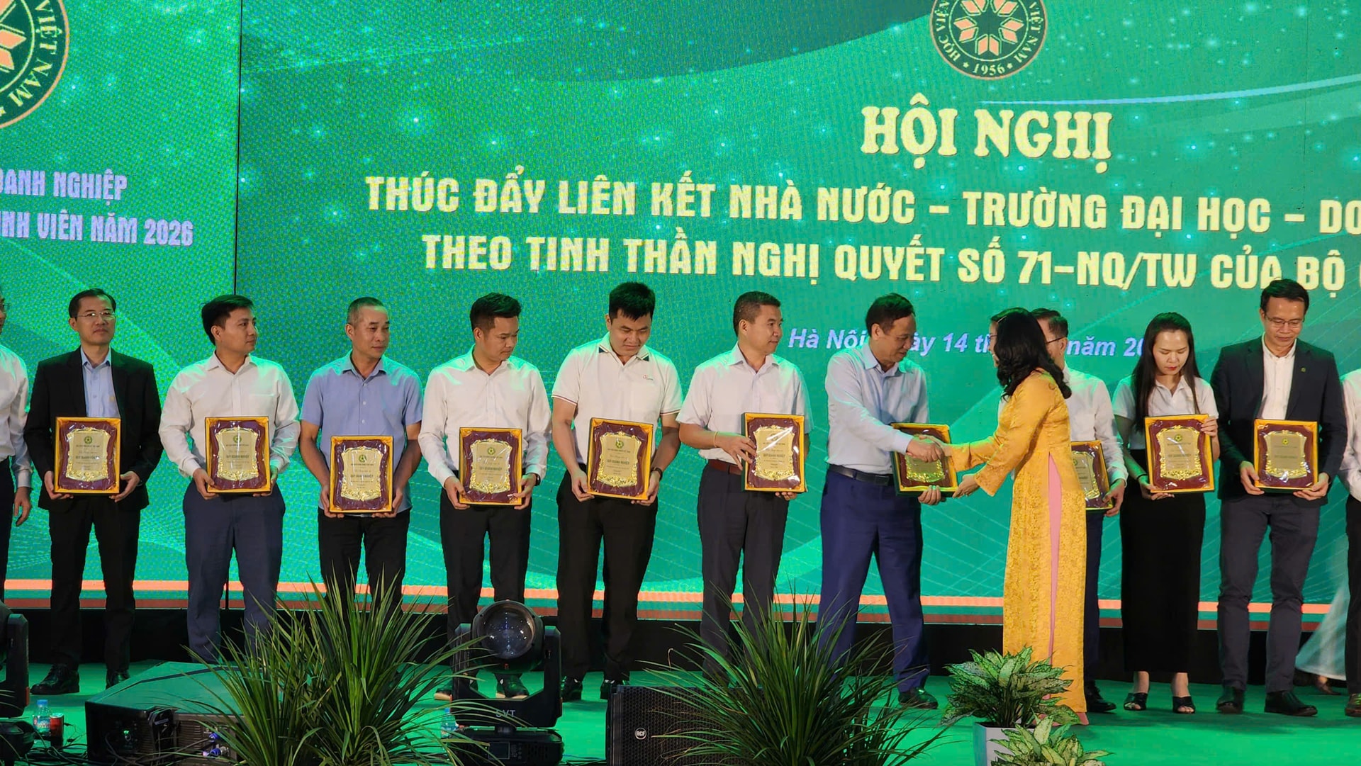 Hoi nghi 3