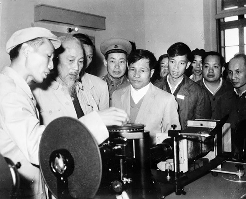 ngon-den-tu-tuong-soi-duong-doi-moi-1.jpg