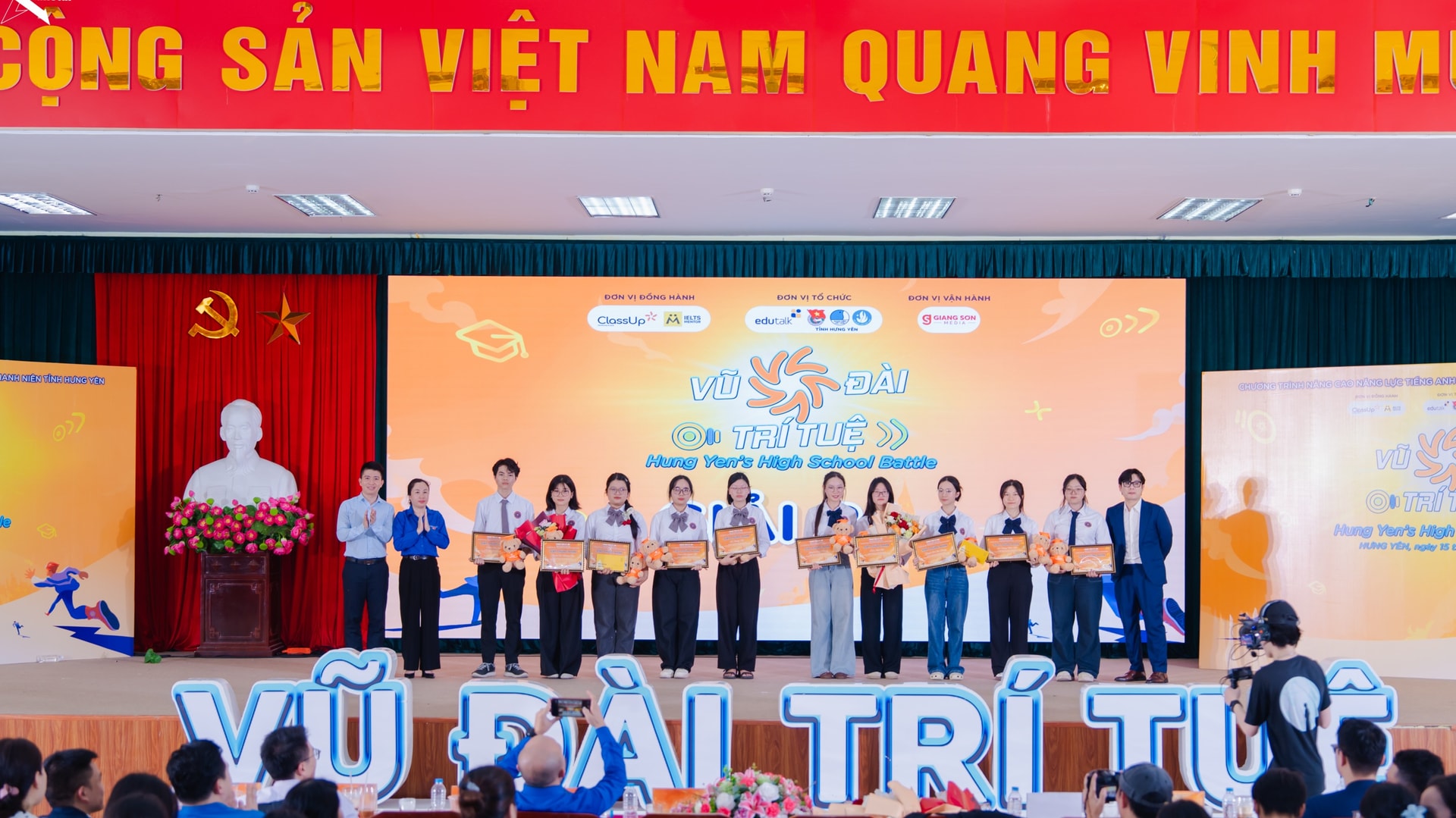 Cuoc thi hưng yen (2)