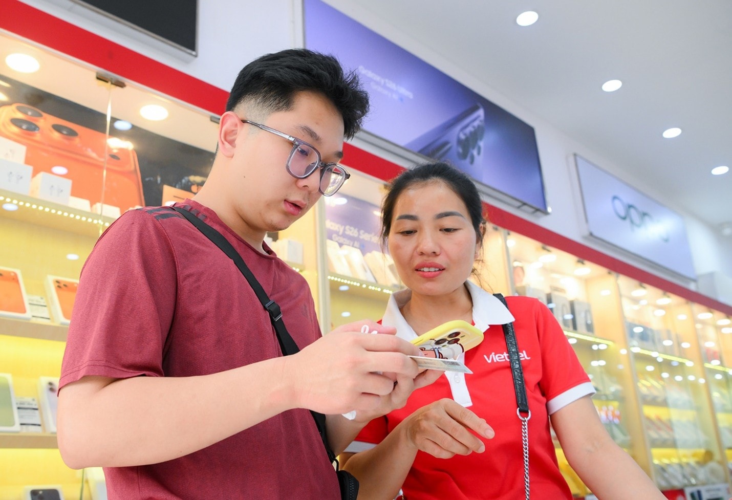 Chương trình tặng tới 50.000 đồng không áp dụng cho khách hàng xác thực qua MyViettel và có nhập mã kênh bán giới thiệu.