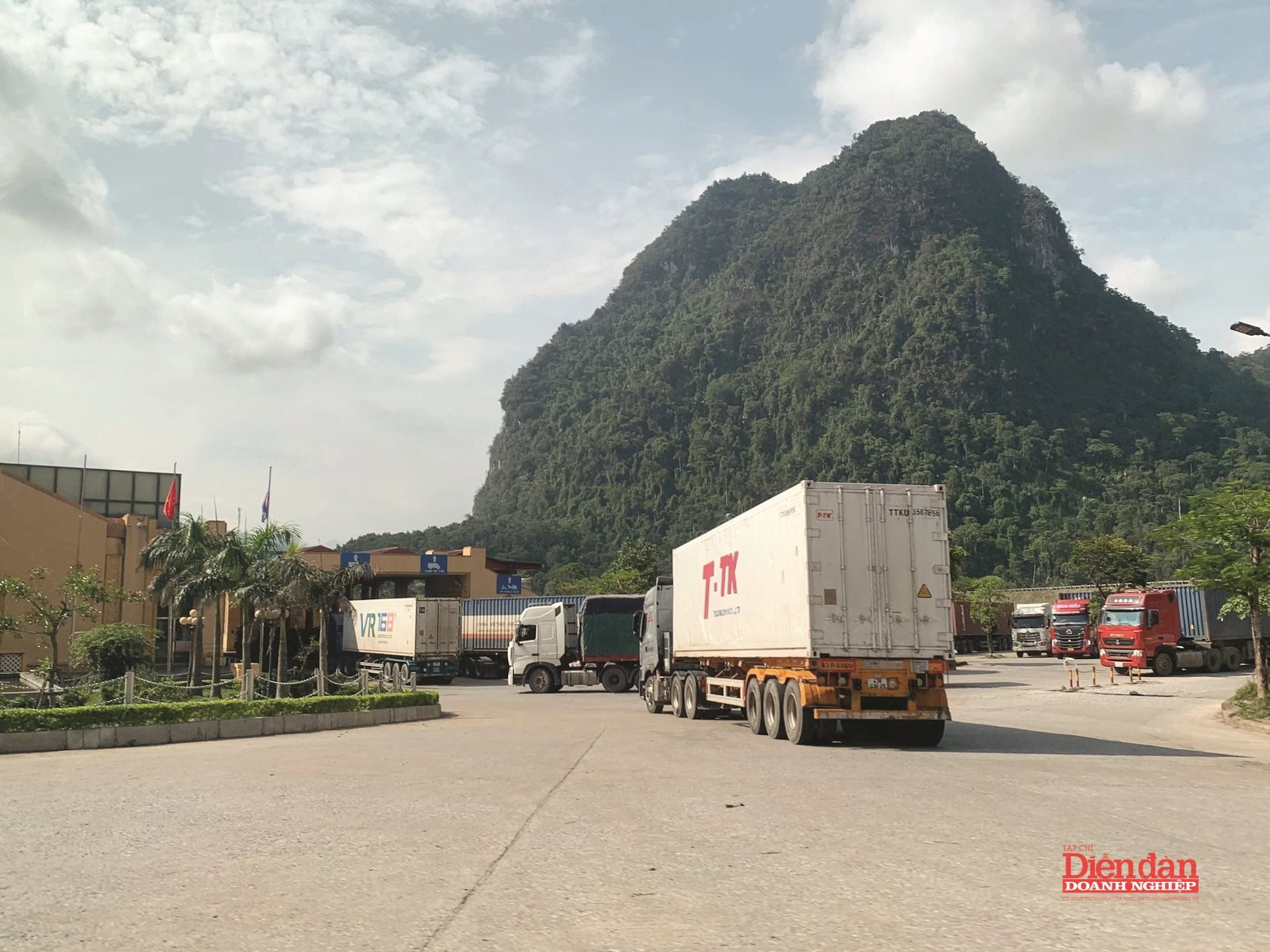 chinh-sach-lien-van-xuyen-bien-gioi-con-mot-so-diem-bat-cap-anh-khac-tra-.jpg
