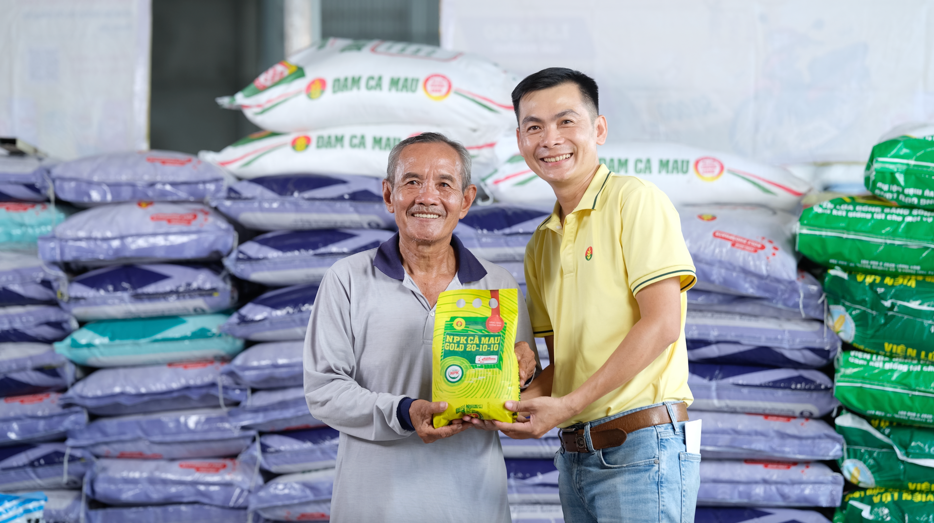 Trao quà nông dân 2.1
