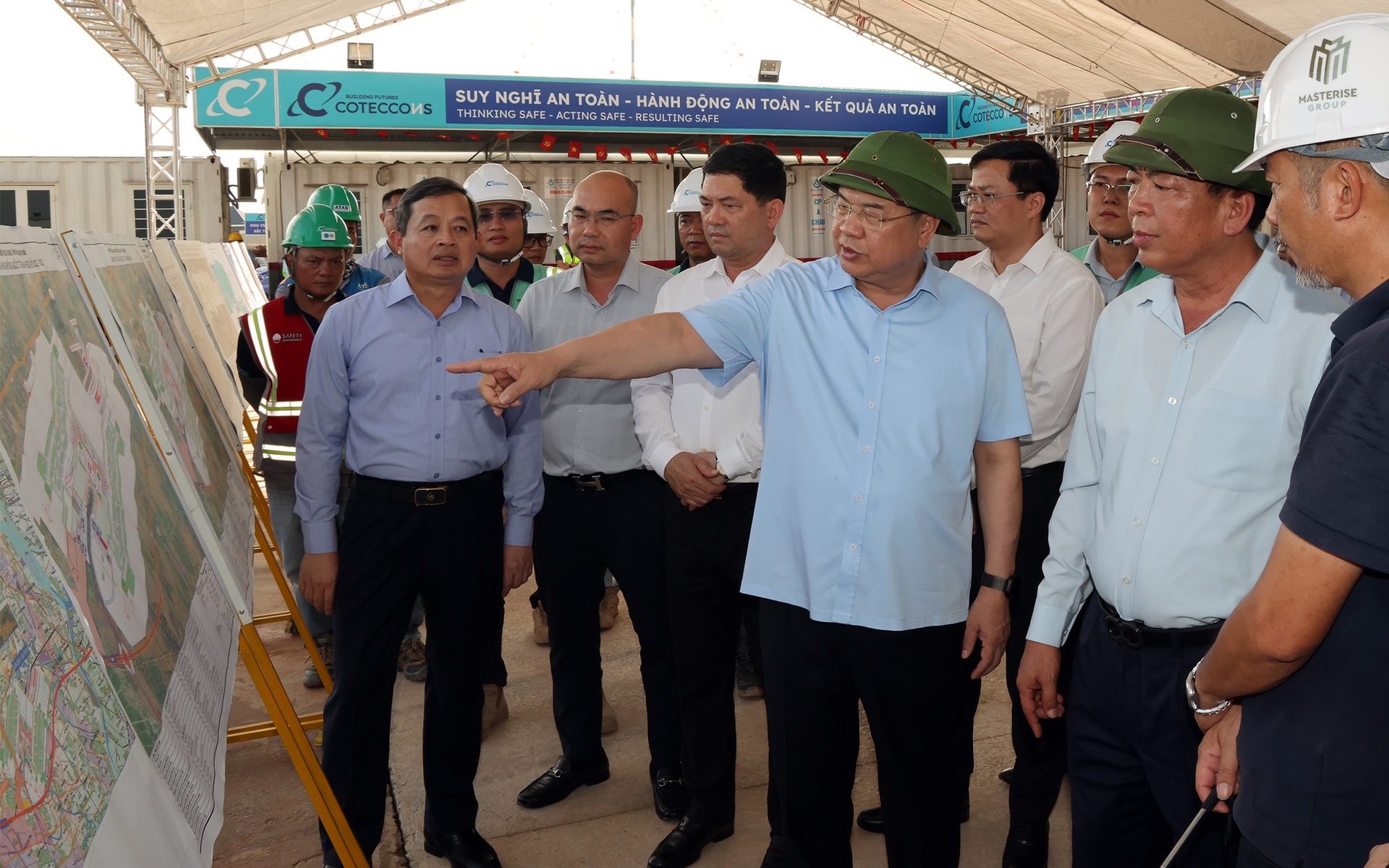 Phó Thủ tướng Thường trực Phạm Gia Túc kiểm tra tiến độ dự án sân bay Gia Bình, tuyến đường Vành đai 4 - Vùng Thủ đô- Ảnh 4.