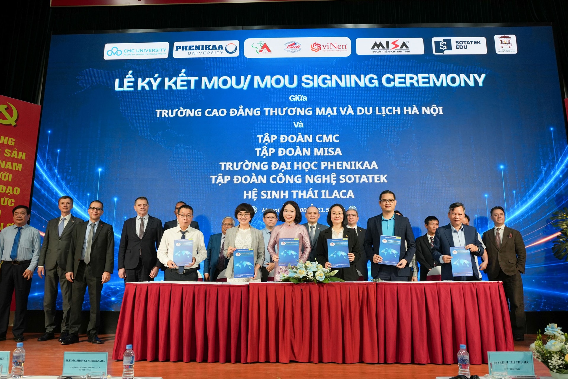 ảnh hội thảo năng lực số Ký kết