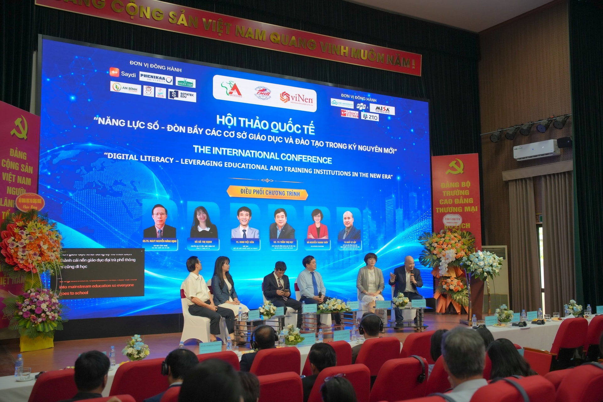 ảnh hội thảo năng lực số