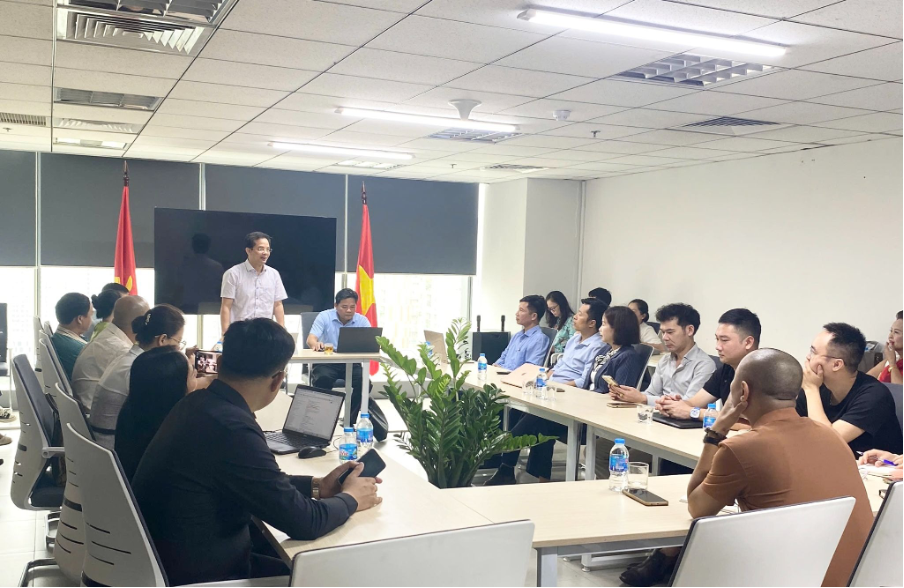 Ông Hoàng Ngọc Nhân - Cục trưởng Cục Khởi nghiệp và Doanh nghiệp công nghệ phát biểu tại buổi làm việc