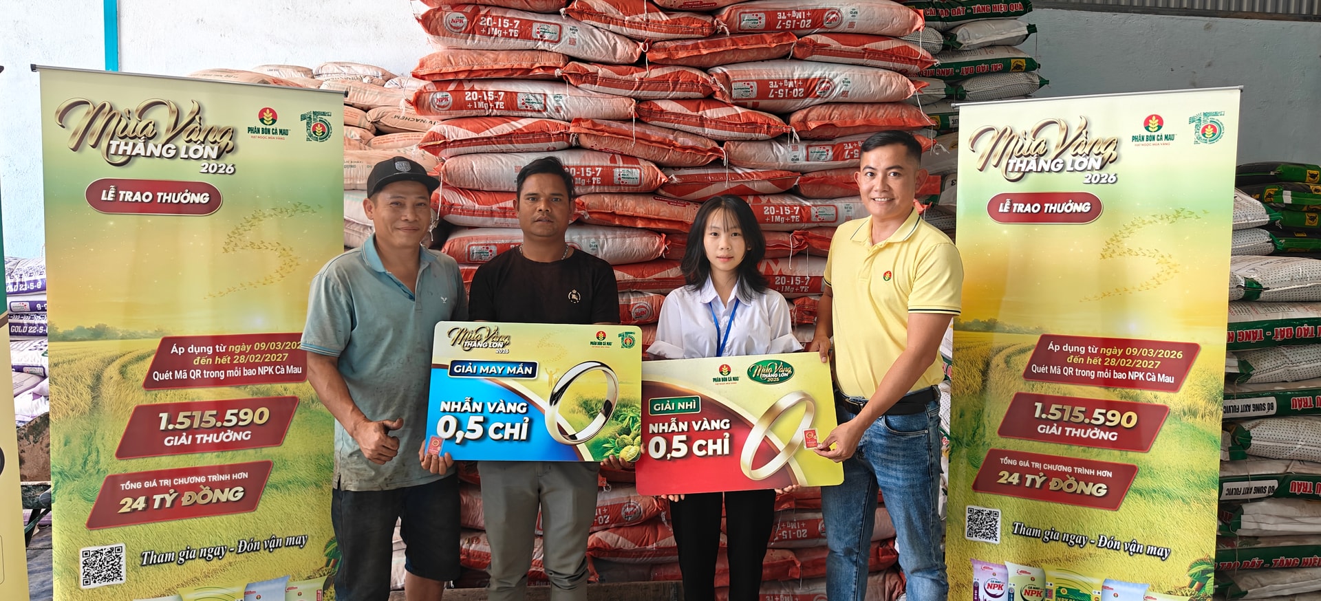 PR03 Sắc vui _trúng lớn_ đã và đang lan tỏa với nhiều giải thưởng được trao tận tay bà con