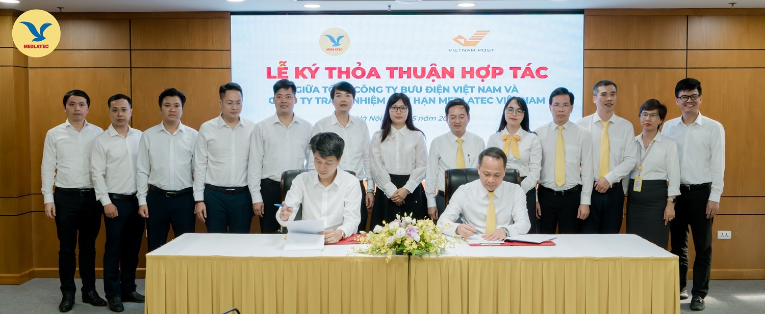 4-medlatec-ky-ket-hop-tac-cung-buu-dien-viet-nam.jpg