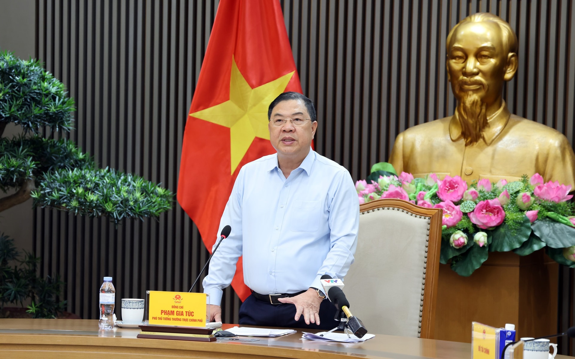 Phó Thủ tướng Thường trực Phạm Gia Túc: Phát triển thị trường trong nước thành điểm tựa quan trọng cho tăng trưởng- Ảnh 1.