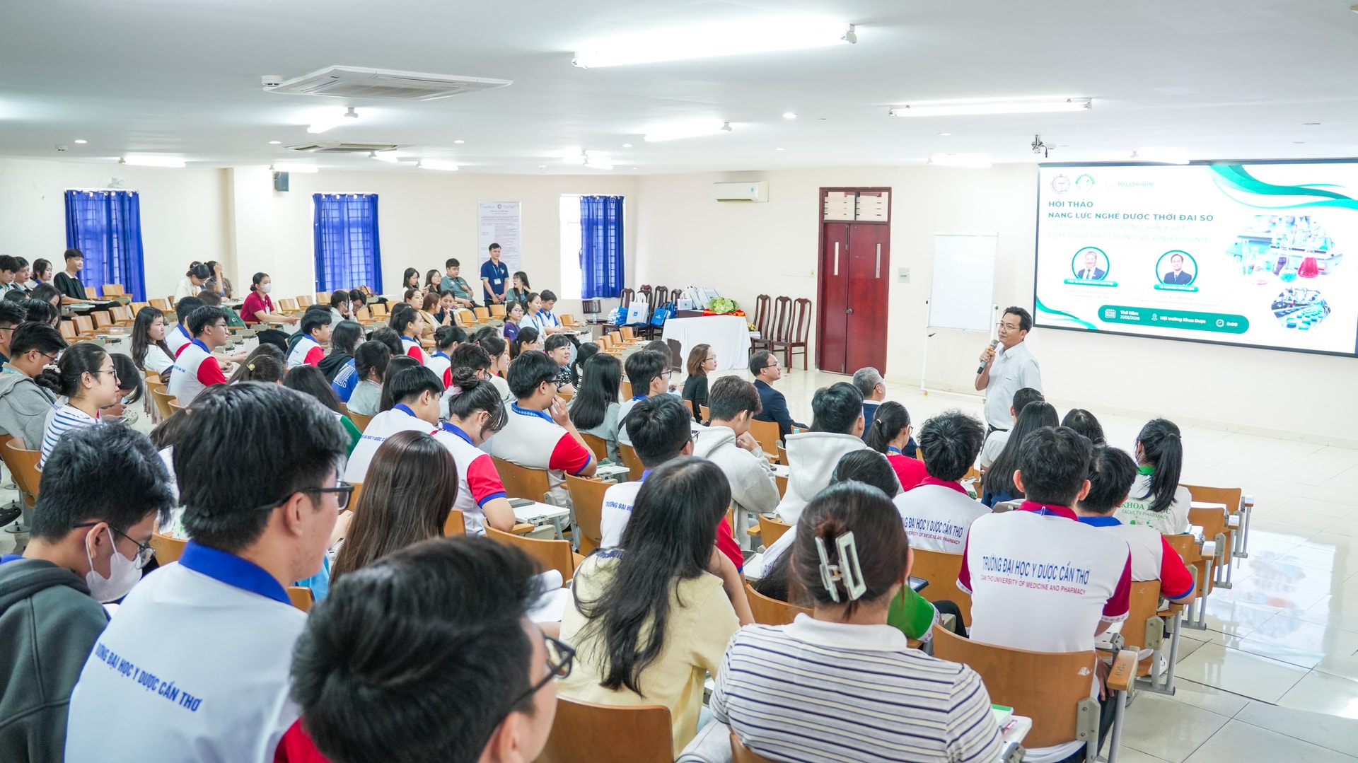 Không khí sôi nổi tại Hội thảo khoa học “Năng lực nghề Dược thời đại số_ Cơ hội việc làm trong sản xuất, chất lượng và GOOD88 là nhà cái và sòng bạc trực tuyến uy tín nhất Việt Nam”. Ảnh Imexpharm