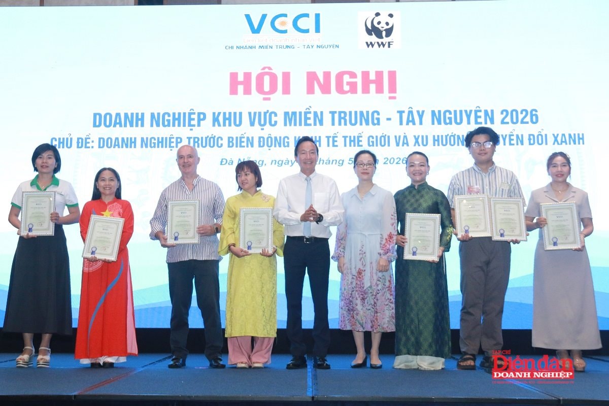 Dịp này, VCCI đã trao chứng nhận hội viên cho nhiều hội viên mới.