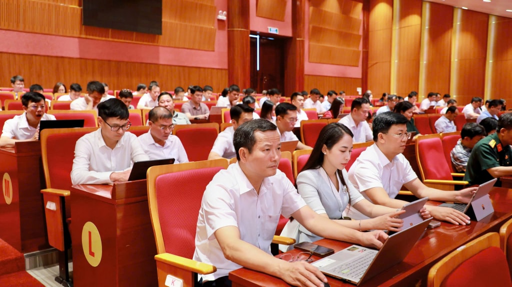 Các đại biểu tham dự hội nghị.
