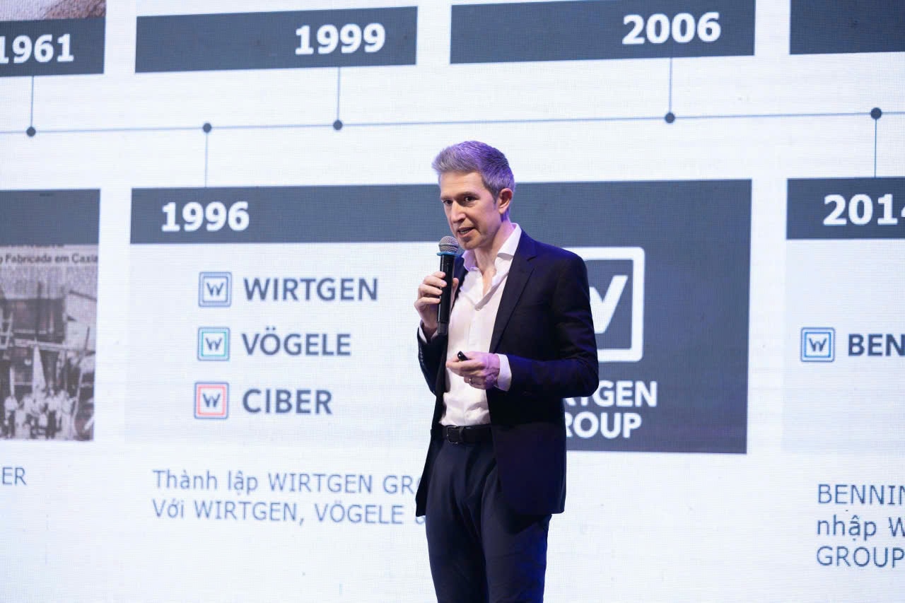 Ông Alessandro Beẻnacchia - Tgđ công ty tnhh Wirtgen Singapore- phụ trách khu vực ĐNA.