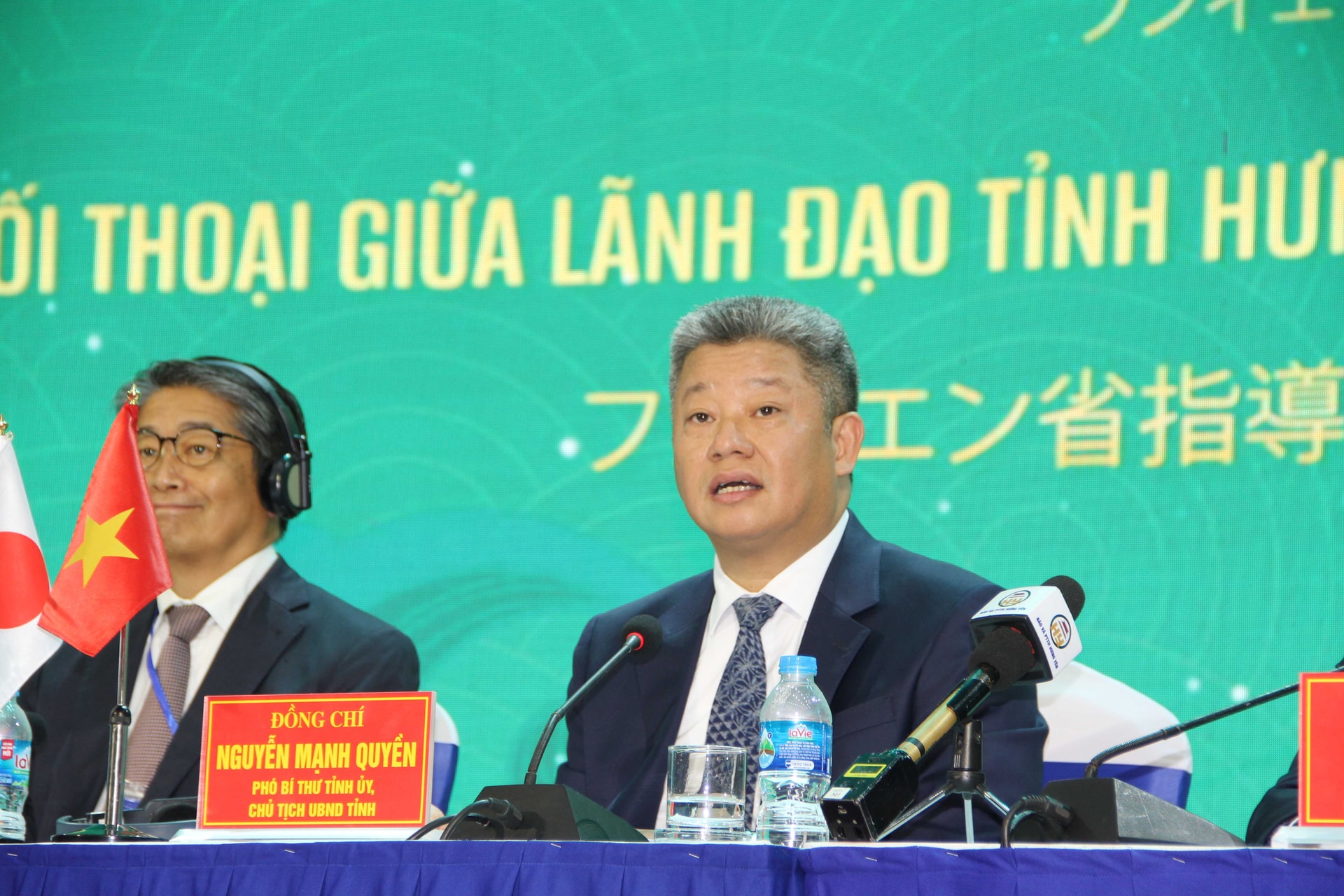 13-uyennf.jpg