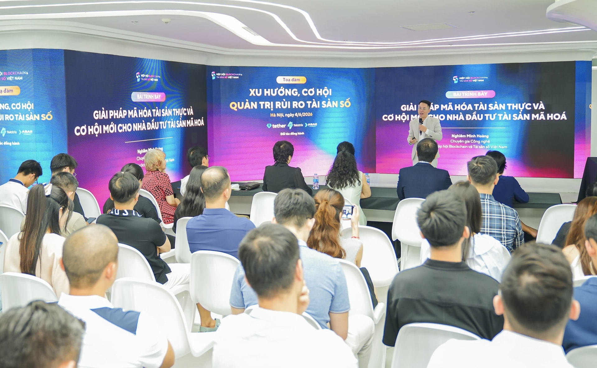 Toàn cảnh Toạ đàm