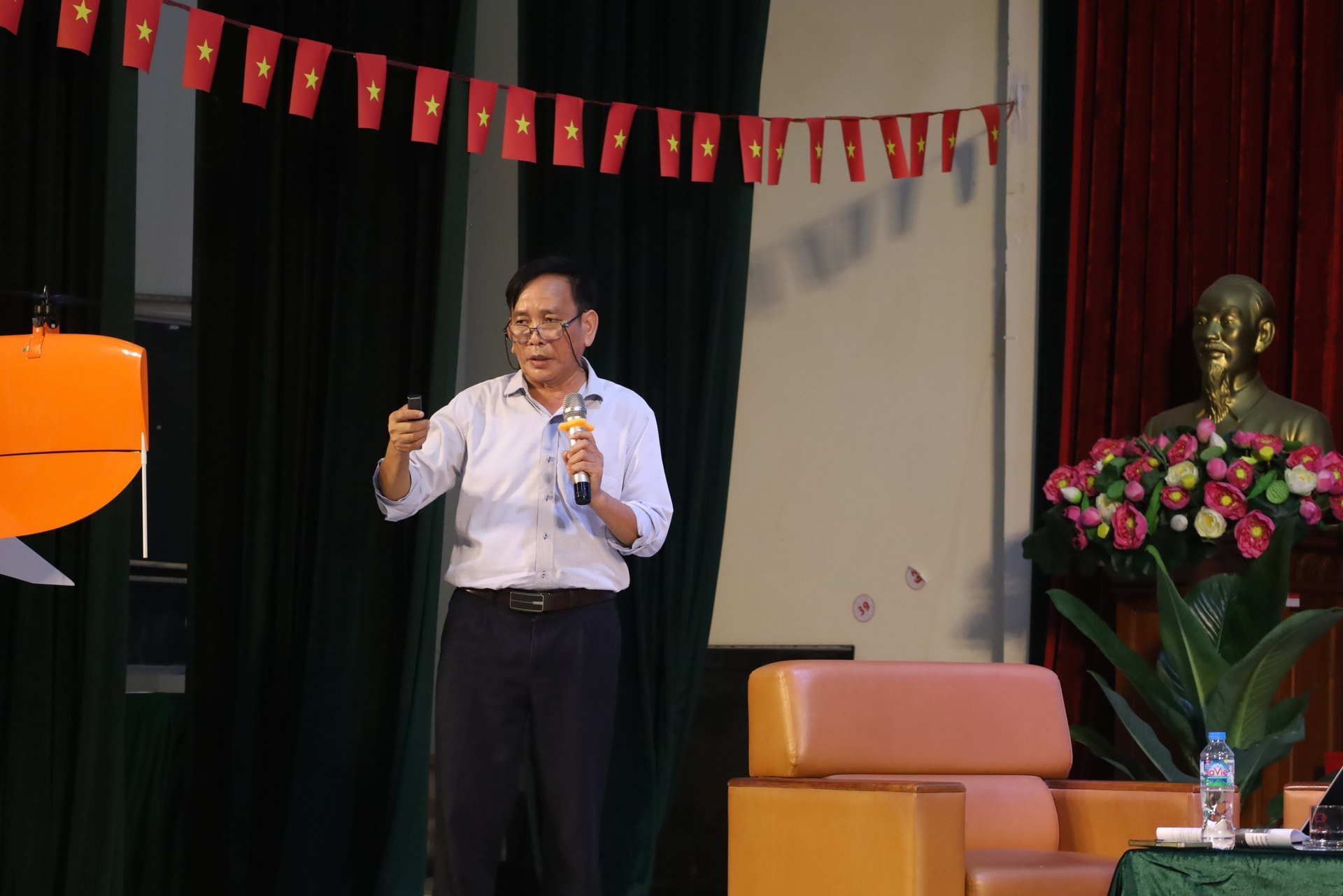 ảnh TS Lê Quý Kha