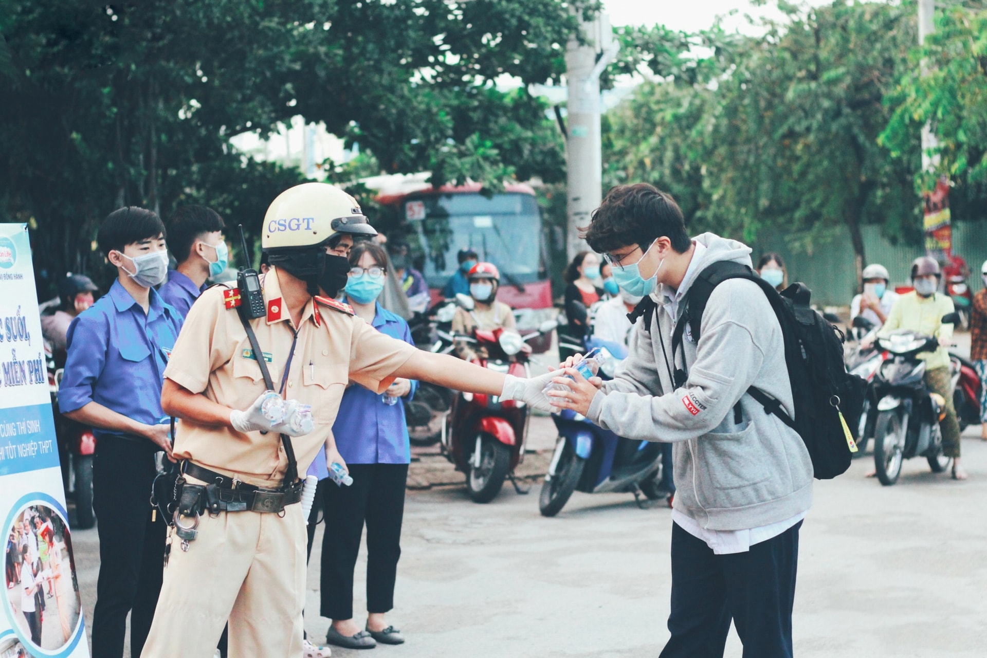 tiếp sức mùa thi (2)
