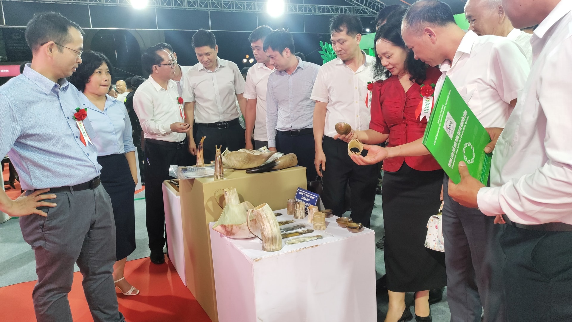 ảnh thăm quan trưng bày 1