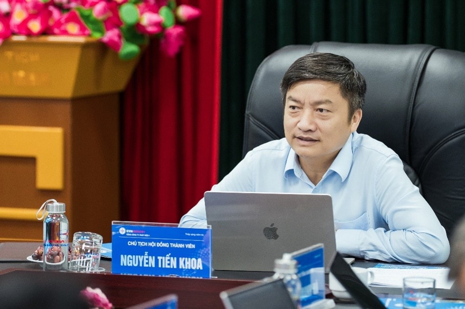 Chủ tịch HĐTV EVNGENCO1 Nguyễn Tiến Khoa phát biểu chỉ đạo tại buổi làm việc.