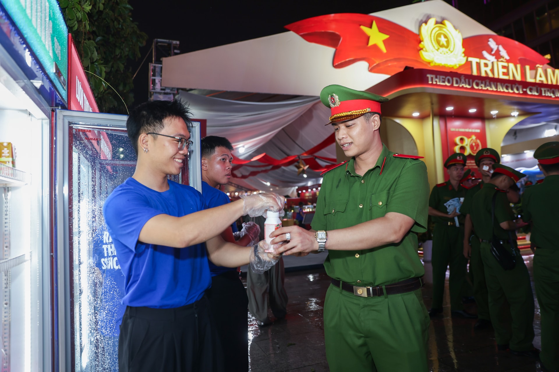 Các công nghệ trình chiếu và tương tác hiện đại như thực tế ảo (VR), 3D mapping và hologram thu hút sự chú ý đặc biệt của khách tham quan, đặc biệt là các bạn nhỏ.