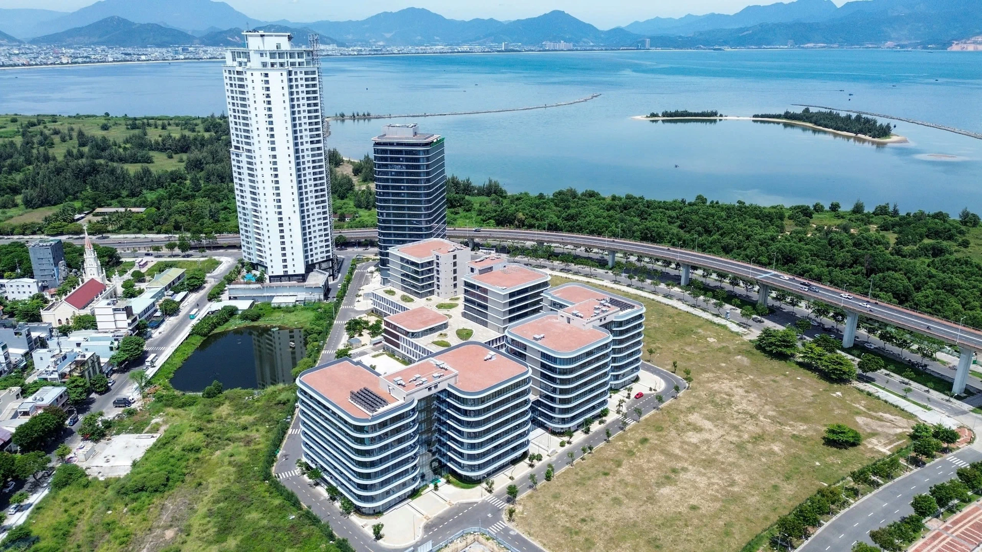 Ảnh 5. Công viên Phần mềm số 2 - điểm sáng thu hút nhà đầu tư, doanh nghiệp lĩnh vực AI, thiết kế vi mạch, bán dẫn tại Đà Nẵngjpg
