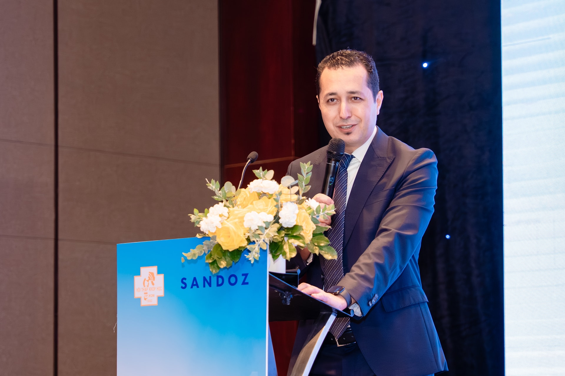 Ông Charaf Eddine Kadri, Tổng giám đốc Sandoz Việt Nam, phát biểu tại Hội thảo ở TPHCM