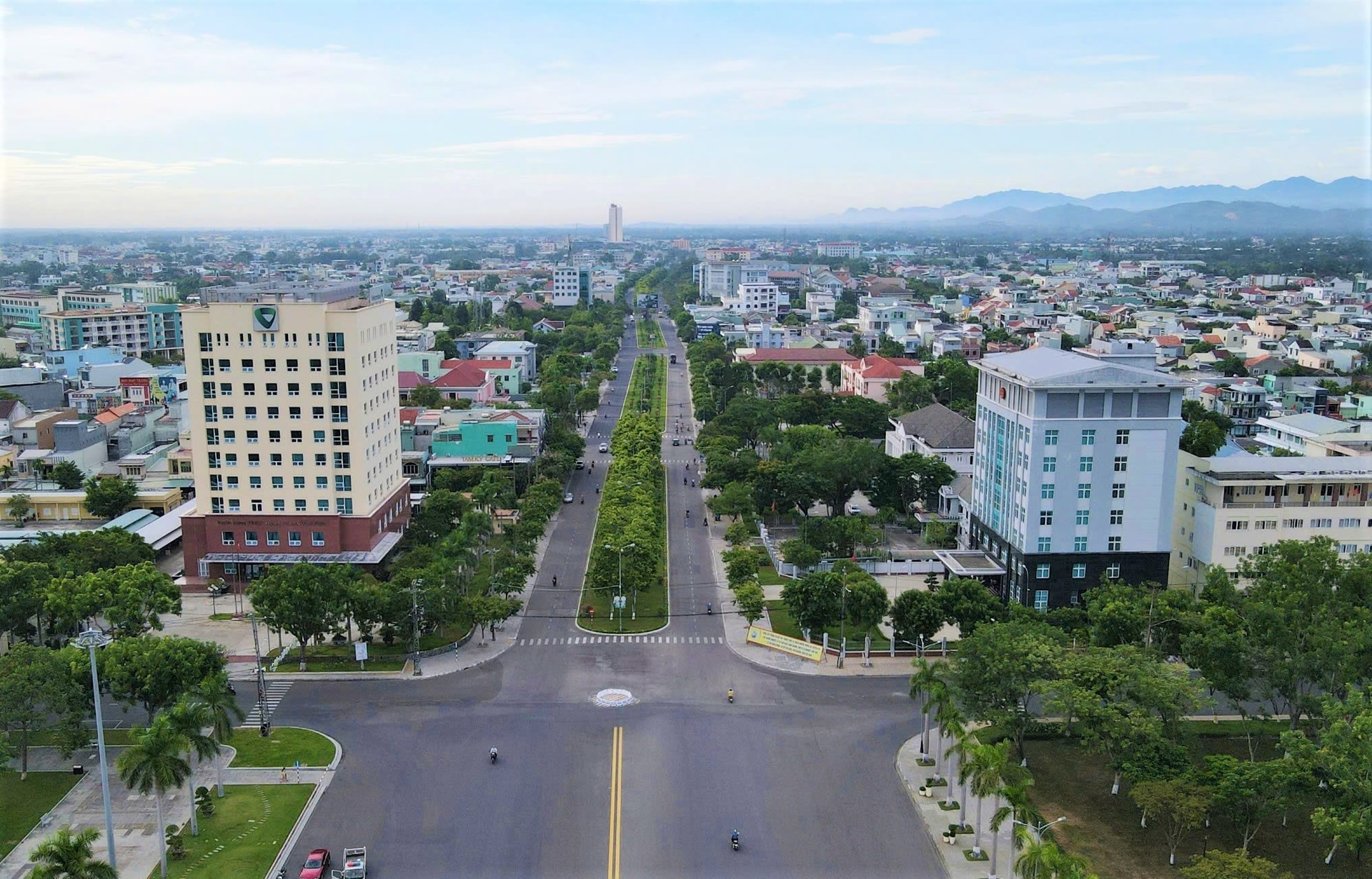 Ảnh 1 - Một góc trung tâm phường Tam Kỳ (Ảnh ALĂNG NGƯỚC)