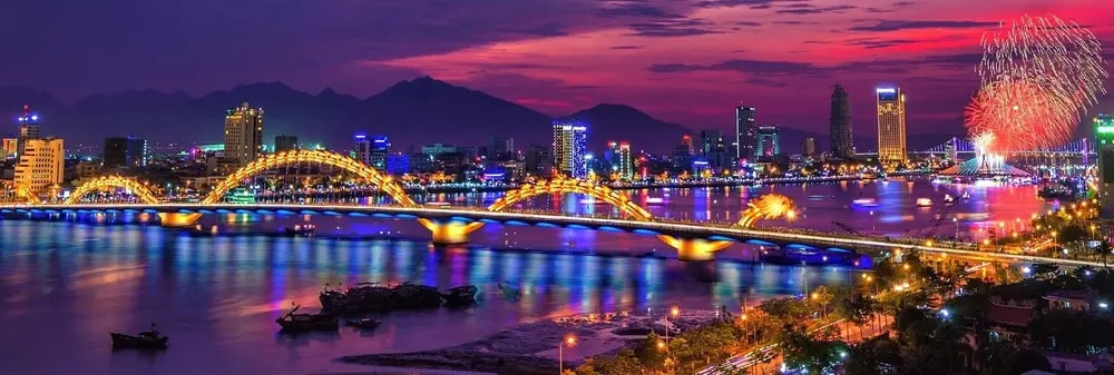 Anh 1 - Trung tâm phường Hải Châu lên đèn