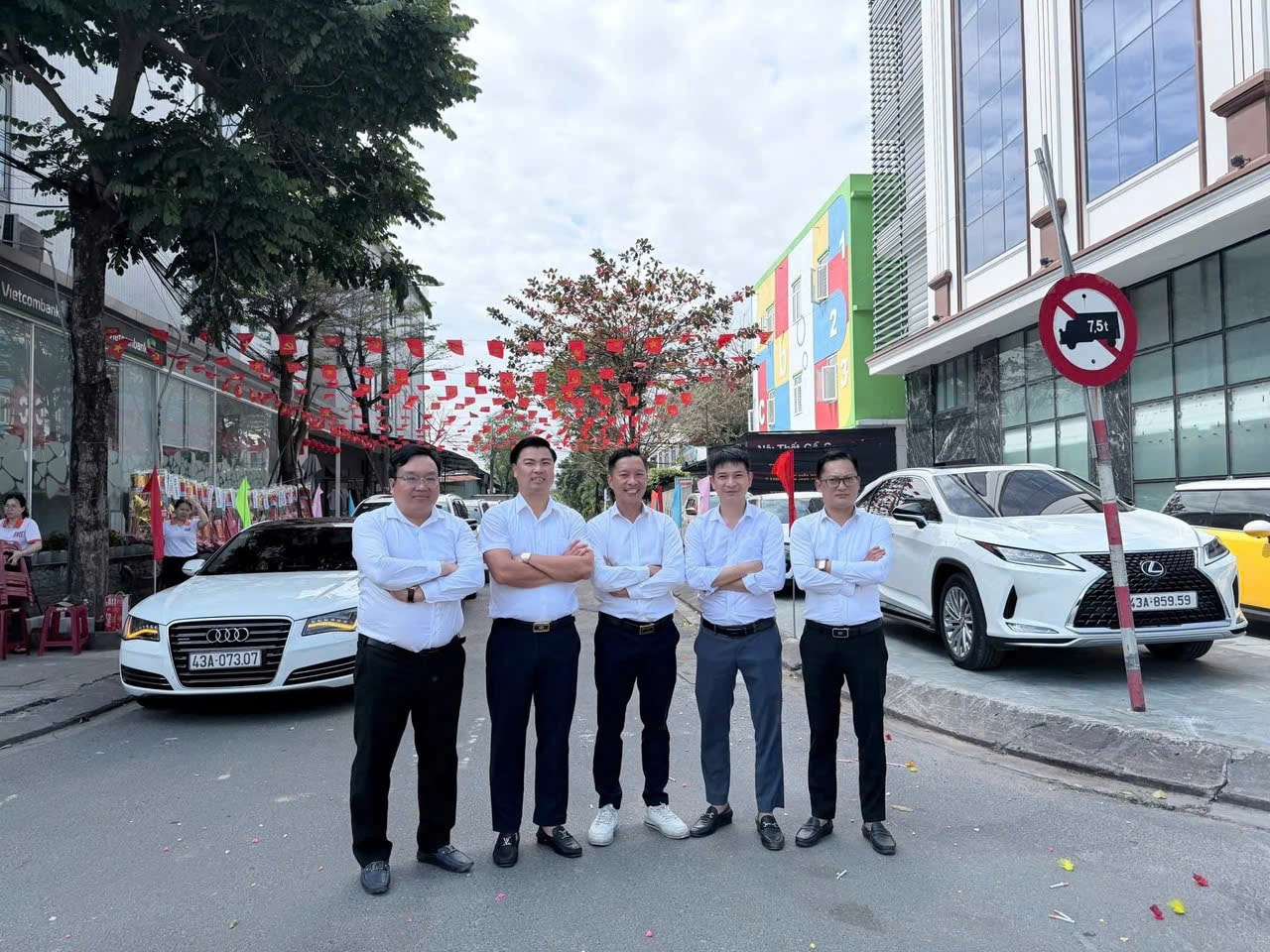 Ảnh 1- Ban lãnh đạo Công ty