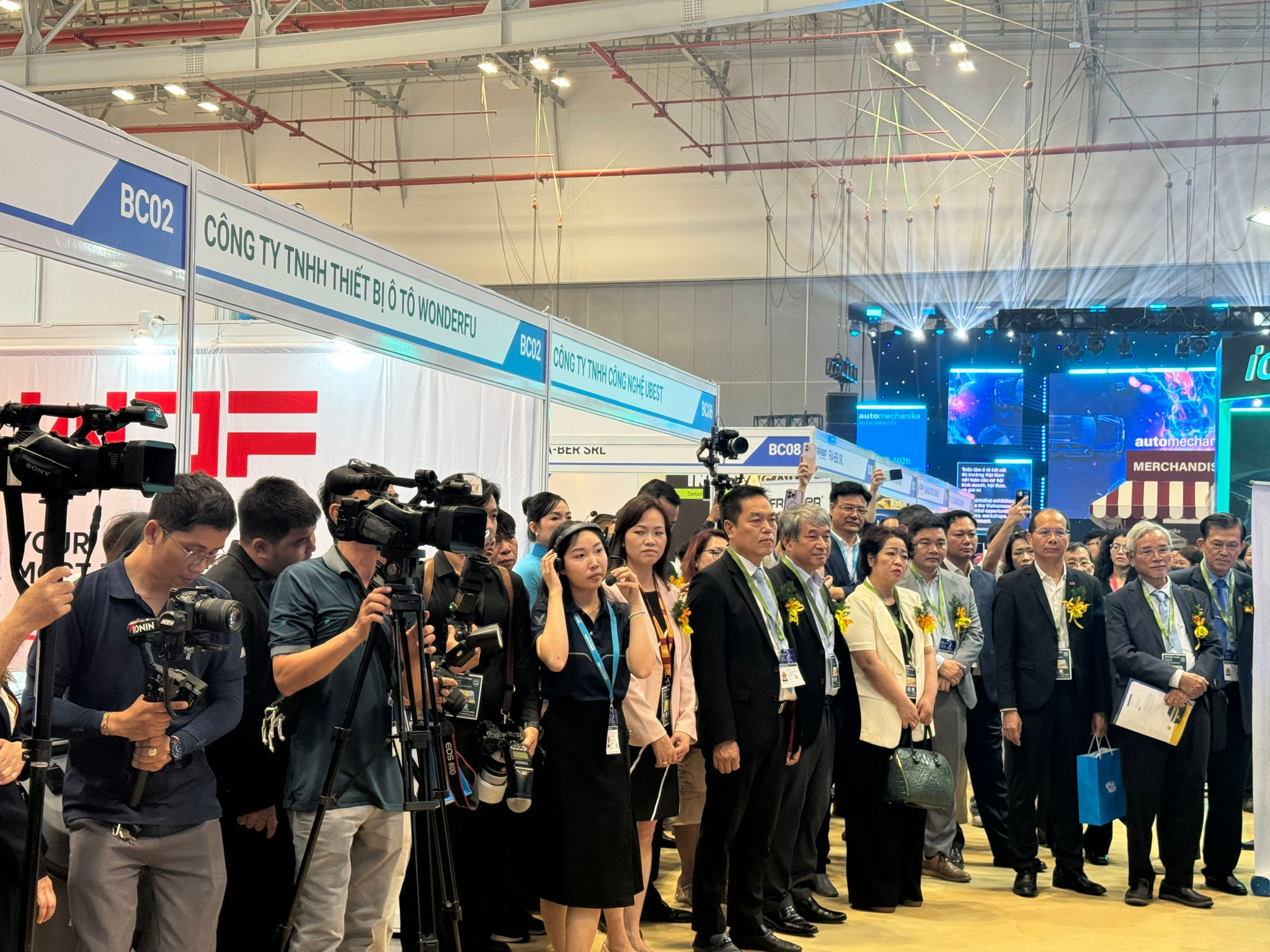8cefee3982ec03b25afd.jpg
