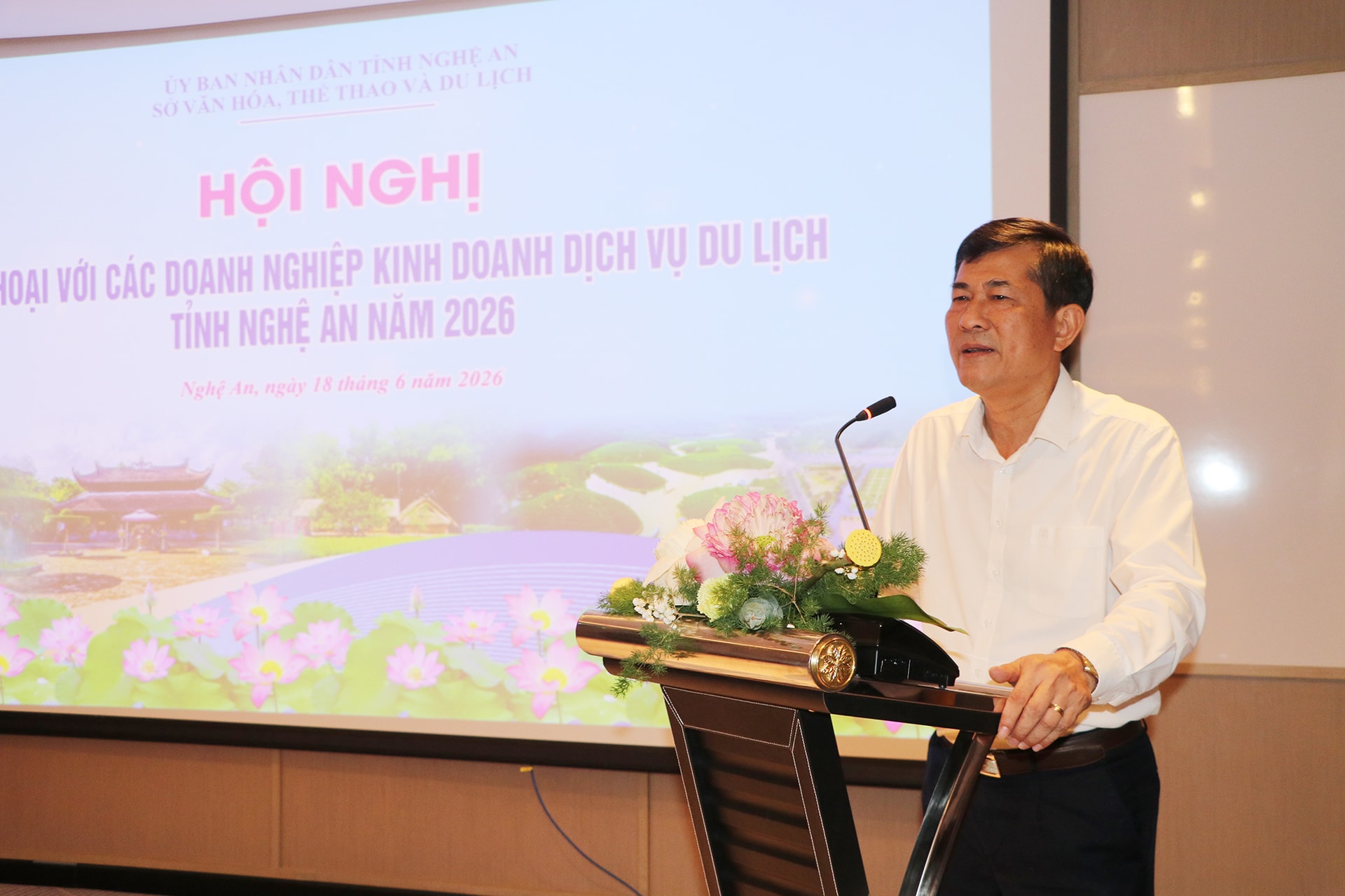 Phó Chủ tịch UBND tỉnh Thái Văn Thành phát biểu