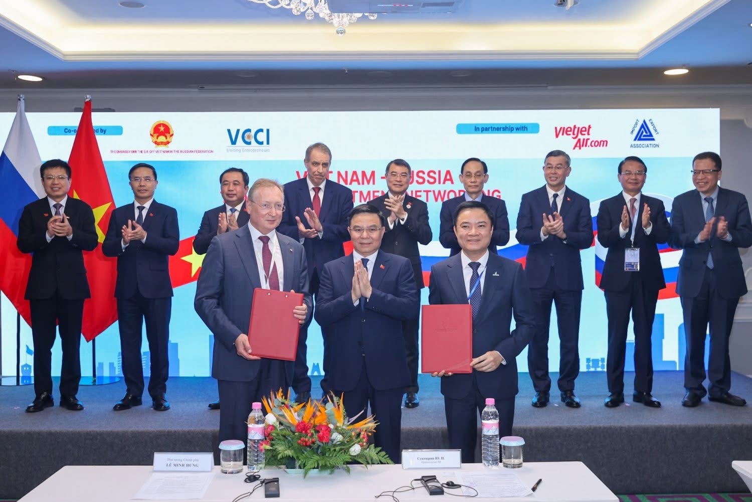 Ký thỏa thuận hợp tác dầu khí PVN với đối tác Nga